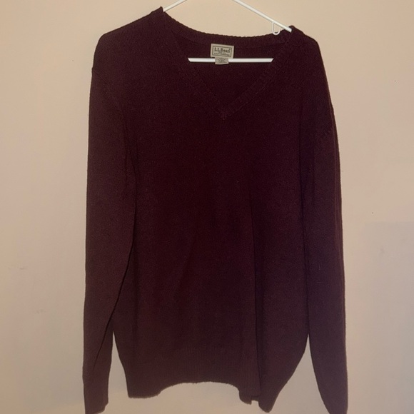 LL Bean Maroon Large 80 % Lambs Wool Vneck Sweater Y2K - Picture 1 of 3